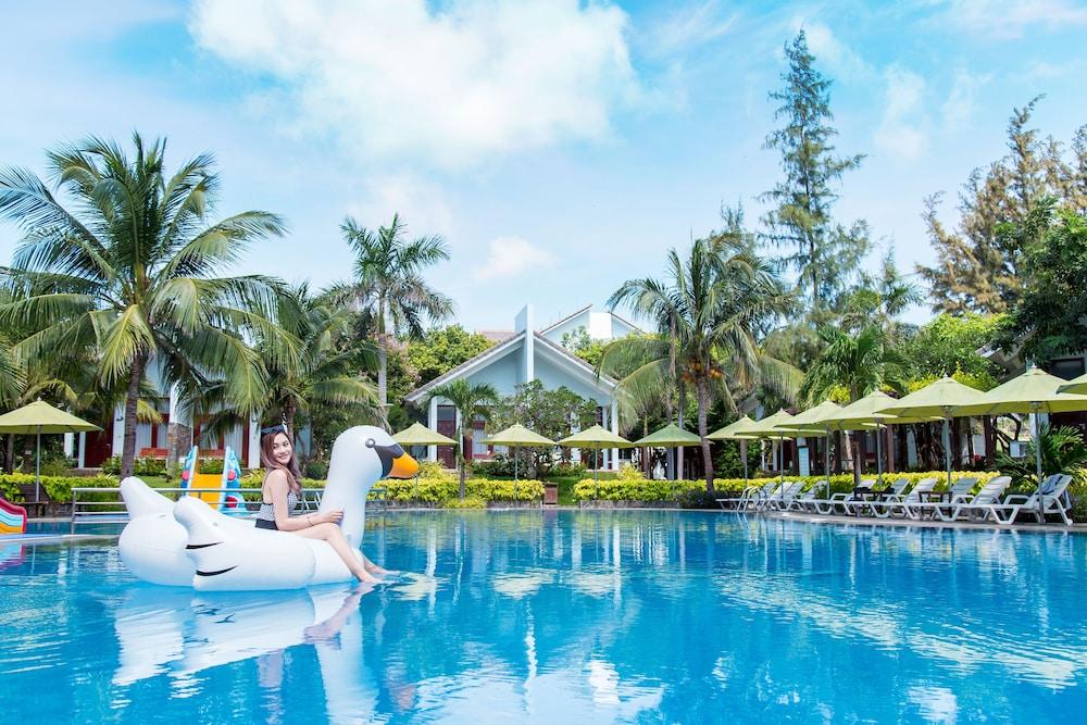 Carmelina Курортный комплекс 4*